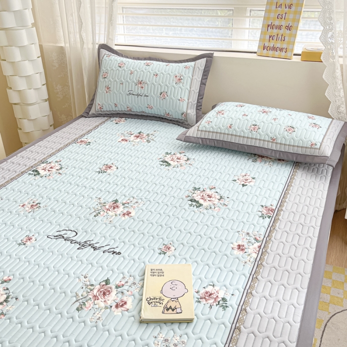 91家纺网 家纺一手货源 找家纺 慕澄 2023新款大版宽边小清新乳胶凉席系列 宽边-浪漫花开