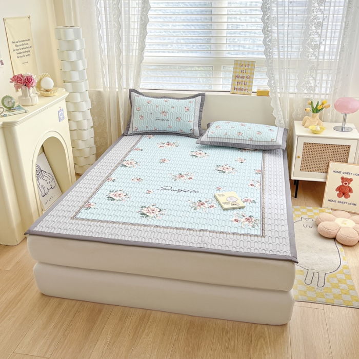 91家纺网 家纺一手货源 找家纺 慕澄 2023新款大版宽边小清新乳胶凉席系列 宽边-浪漫花开