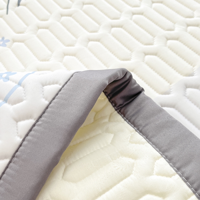 91家纺网 家纺一手货源 找家纺 慕澄 2023新款大版宽边小清新乳胶凉席系列 宽边-荼蘼花开