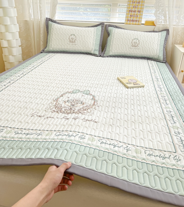 91家纺网 家纺一手货源 找家纺 慕澄 2023新款大版宽边小清新乳胶凉席系列 宽边-晚风