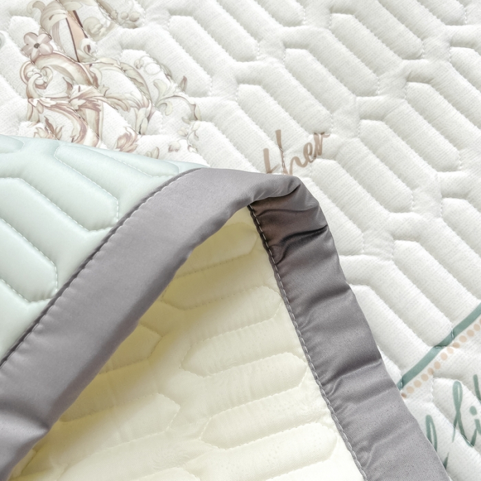 91家纺网 家纺一手货源 找家纺 慕澄 2023新款大版宽边小清新乳胶凉席系列 宽边-晚风