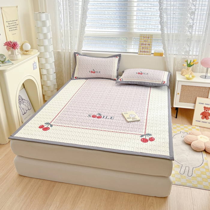 91家纺网 家纺一手货源 找家纺 慕澄 2023新款大版宽边小清新乳胶凉席系列 宽边-樱桃物语