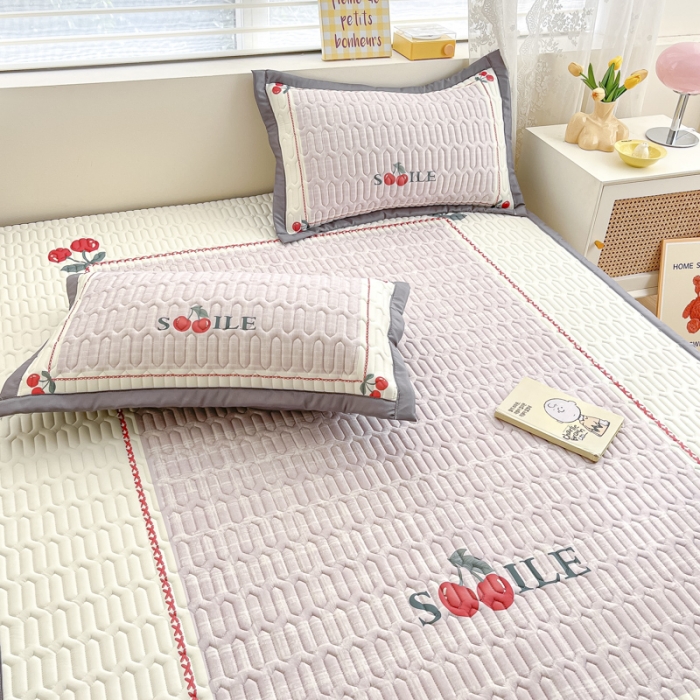 91家纺网 家纺一手货源 找家纺 慕澄 2023新款大版宽边小清新乳胶凉席系列 宽边-樱桃物语