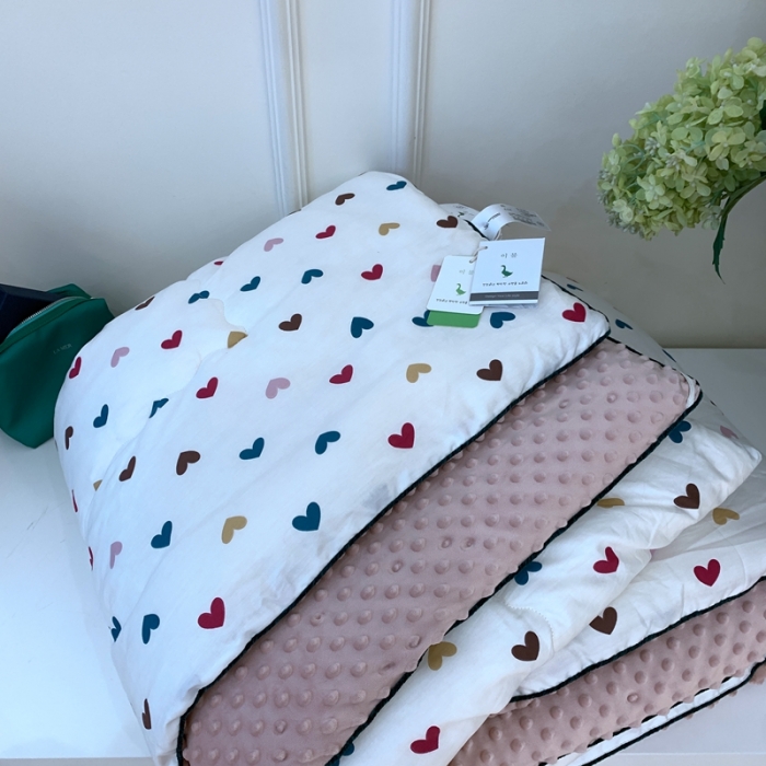 91家纺网 家纺一手货源 找家纺 汇庭 2023新款双人豆豆被 爱心粉