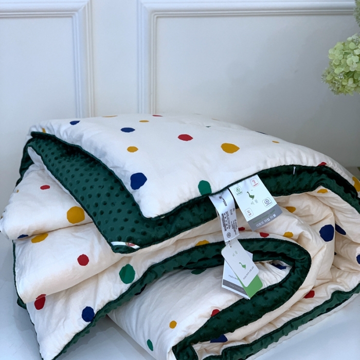 91家纺网 家纺一手货源 找家纺 汇庭 2023新款双人豆豆被 波点
