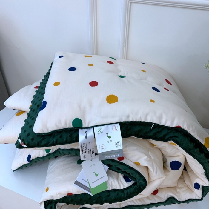 91家纺网 家纺一手货源 找家纺 汇庭 2023新款双人豆豆被 波点