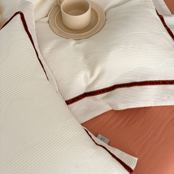 91家纺网 家纺一手货源 找家纺 （总）玛奇朵2023新品60支华夫格大提花- 艾维斯诺系列四件套