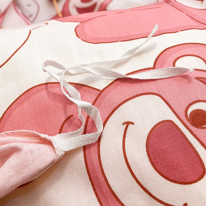 91家纺网 家纺一手货源 找家纺 绵庭 2023新款 全棉印花被套 快乐草莓熊