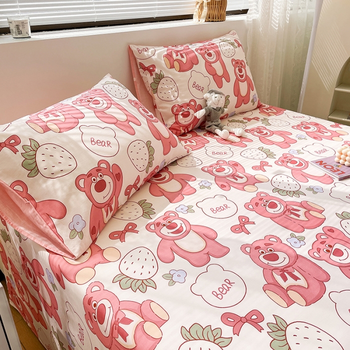 91家纺网 家纺一手货源 找家纺 绵庭 2023新款 全棉印花床单 快乐草莓熊