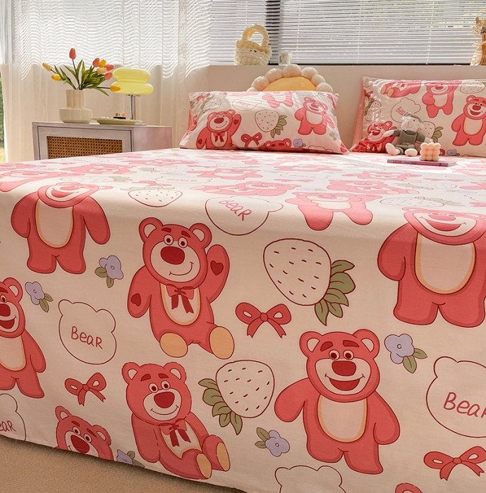 91家纺网 家纺一手货源 找家纺 绵庭 2023新款 全棉印花床单 快乐草莓熊