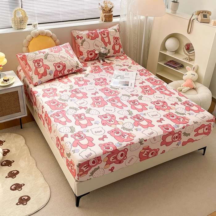 91家纺网 家纺一手货源 找家纺 绵庭 2023新款 全棉印花床笠 快乐草莓熊