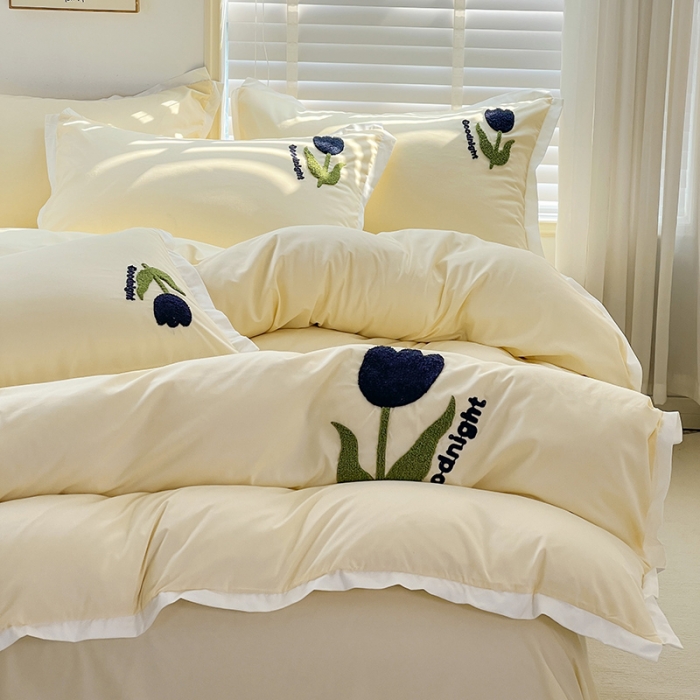 91家纺网 家纺一手货源 找家纺 包小包2024春夏新款工艺款毛巾绣臻丝棉四件套米兰系列奶油黄提供买家秀