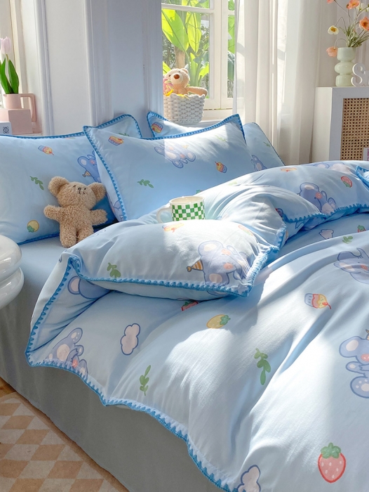 91家纺网 家纺一手货源 找家纺 妖妖家纺 2023印花水洗双层纱贝克绣四件套 草莓象