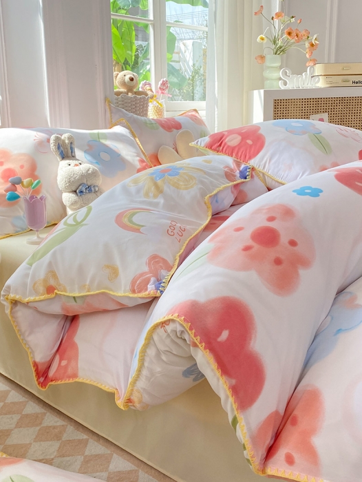 91家纺网 家纺一手货源 找家纺 妖妖家纺 2023印花水洗双层纱贝克绣四件套 粉花花