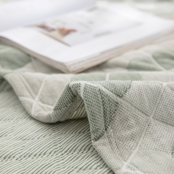 91家纺网 家纺一手货源 找家纺 卡奥 2023新款A类全棉提花针织棉夏被空调盖毯 四叶-绿