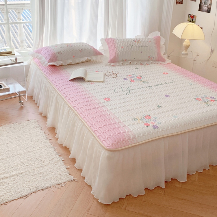 91家纺网 家纺一手货源 找家纺 慕澄 2023新款大版雪纺床裙款乳胶凉席系列 床裙款-粉色心情