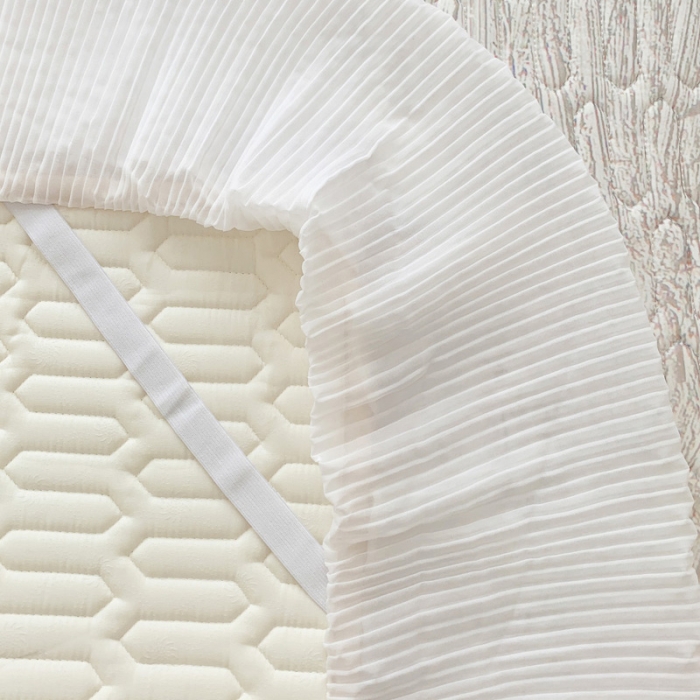 91家纺网 家纺一手货源 找家纺 慕澄 2023新款大版雪纺床裙款乳胶凉席系列 床裙款-风吹一夏