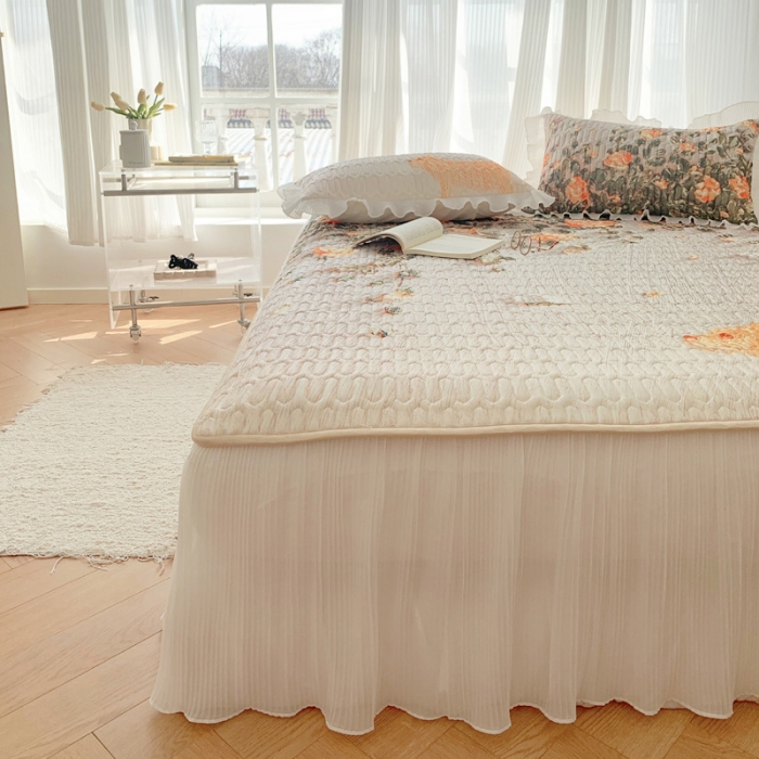 91家纺网 家纺一手货源 找家纺 慕澄 2023新款大版雪纺床裙款乳胶凉席系列 床裙款-风吹一夏