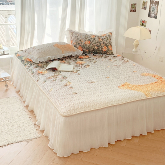 91家纺网 家纺一手货源 找家纺 慕澄 2023新款大版雪纺床裙款乳胶凉席系列 床裙款-风吹一夏