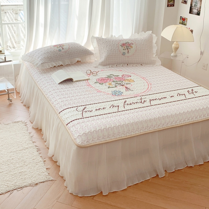 91家纺网 家纺一手货源 找家纺 慕澄 2023新款大版雪纺床裙款乳胶凉席系列 床裙款-花季