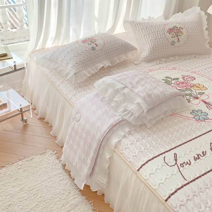 91家纺网 家纺一手货源 找家纺 慕澄 2023新款大版雪纺床裙款乳胶凉席系列 床裙款-花季