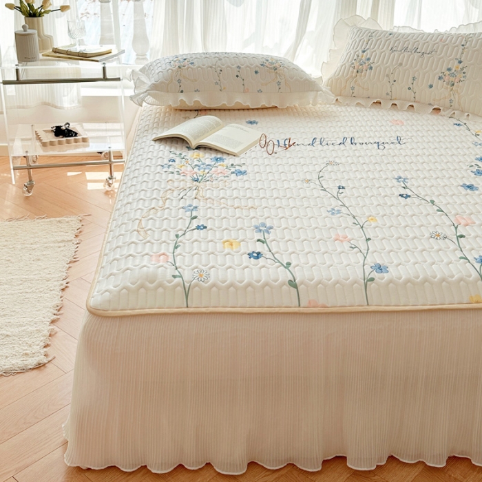 91家纺网 家纺一手货源 找家纺 慕澄 2023新款大版雪纺床裙款乳胶凉席系列 床裙款-花蔓