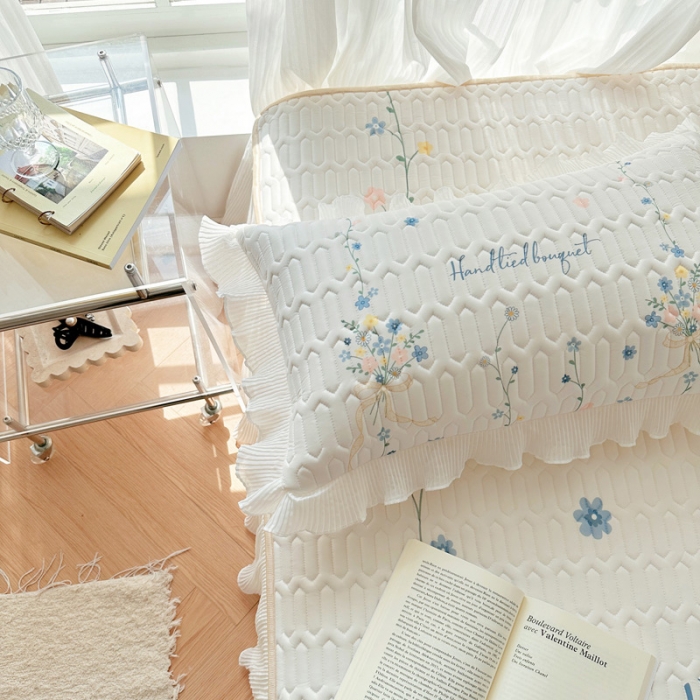 91家纺网 家纺一手货源 找家纺 慕澄 2023新款大版雪纺床裙款乳胶凉席系列 床裙款-花蔓