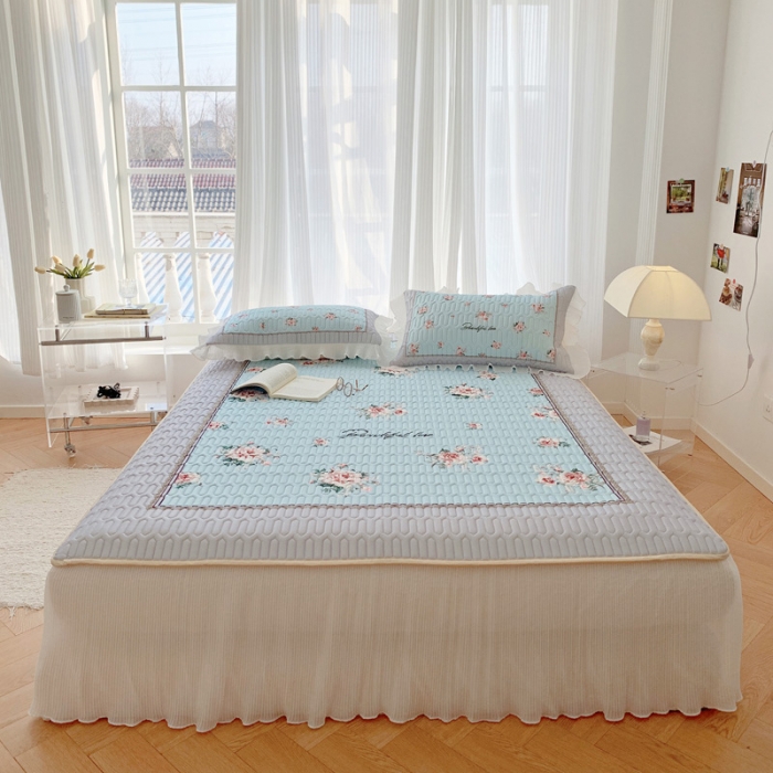 91家纺网 家纺一手货源 找家纺 慕澄 2023新款大版雪纺床裙款乳胶凉席系列 床裙款-浪漫花开