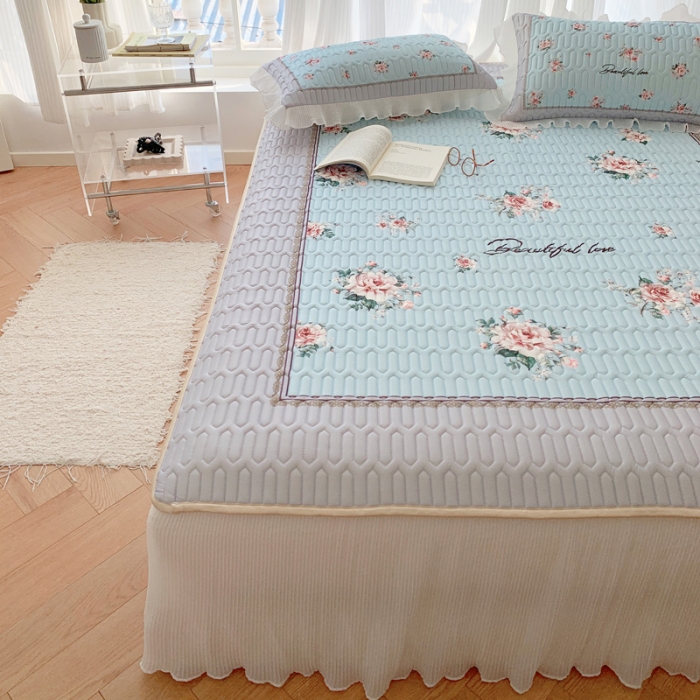 91家纺网 家纺一手货源 找家纺 慕澄 2023新款大版雪纺床裙款乳胶凉席系列 床裙款-浪漫花开