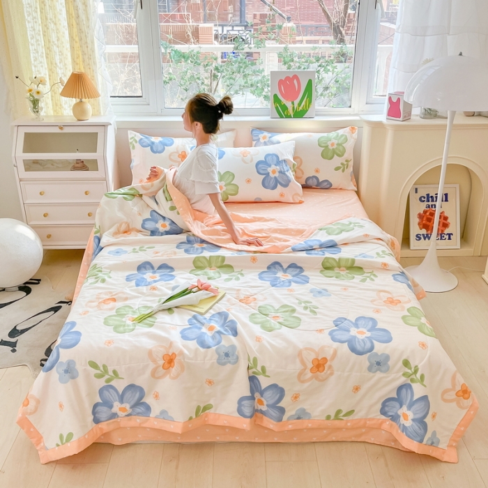 91家纺网 家纺一手货源 找家纺 格子铺 2023新款全棉印花系列棉花夏被 海盐白茶