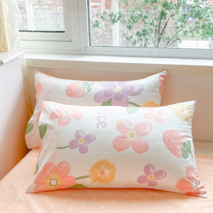 91家纺网 家纺一手货源 找家纺 格子铺 2023新款全棉印花系列棉花夏被 花蜜草莓