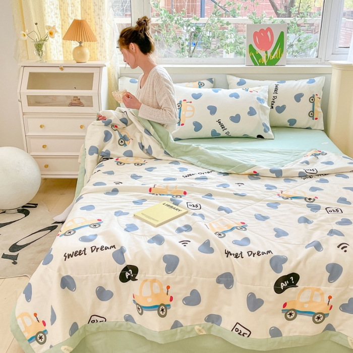 91家纺网 家纺一手货源 找家纺 格子铺 2023新款全棉印花系列棉花夏被 快乐出游