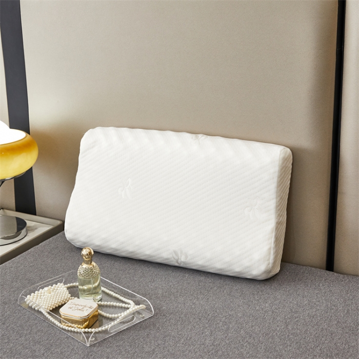 91家纺网 家纺一手货源 找家纺 天然泰国乳胶枕树叶款成人乳胶枕芯枕头平面颗粒按摩