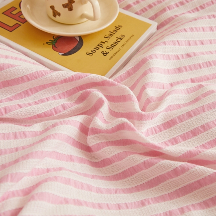 91家纺网 家纺一手货源 找家纺 安莱 2023新款 锦瑟色织提花四件套 锦瑟 桃红