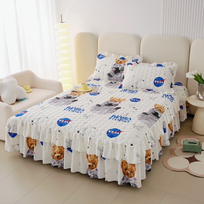 91家纺网 家纺一手货源 找家纺 情煊 2023新款全棉夹棉纯色印花床裙款(可定制尺寸) 宇航熊