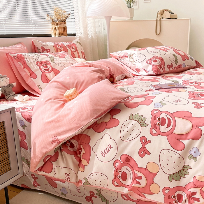 91家纺网 家纺一手货源 找家纺 绵庭 2023新款12868全棉ins小清新印花四件套 快乐草莓熊