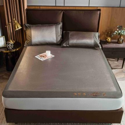 91家纺网 家纺一手货源 找家纺 全季家居 2023新款加厚加密宽边刺绣提花冰藤凉席-床笠款 若兮-烟灰