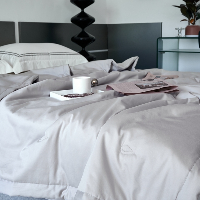 91家纺网 家纺一手货源 找家纺 榻尚 2023新款100支贡缎长绒棉超柔夏被空调被子被芯 大象灰