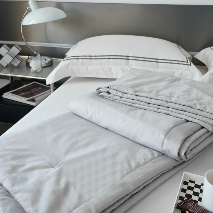 91家纺网 家纺一手货源 找家纺 榻尚 2023新款100支贡缎长绒棉超柔夏被空调被子被芯 大象灰