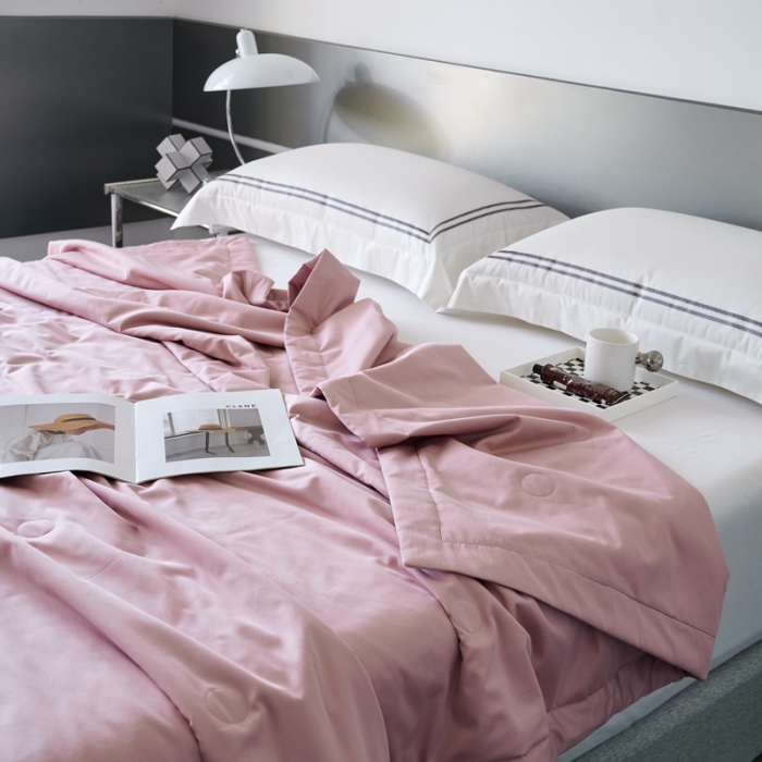 91家纺网 家纺一手货源 找家纺 榻尚 2023新款100支贡缎长绒棉超柔夏被空调被子被芯 豆沙紫