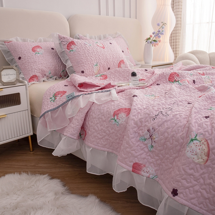 91家纺网 家纺一手货源 找家纺 （总）梓依 2023新款 亲肤夹棉床盖系列