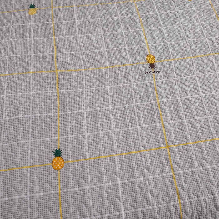 91家纺网 家纺一手货源 找家纺 梓依 2023新款 亲肤夹棉床盖系列 方格菠萝