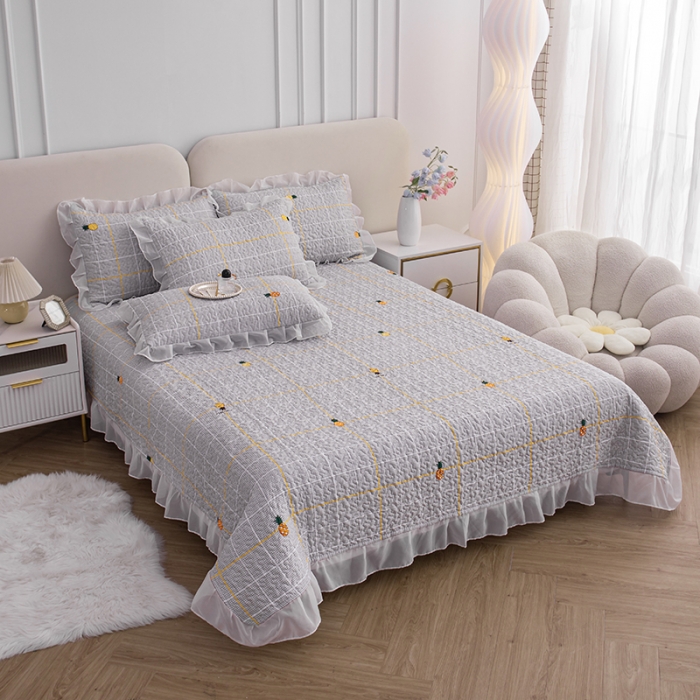 91家纺网 家纺一手货源 找家纺 梓依 2023新款 亲肤夹棉床盖系列 方格菠萝