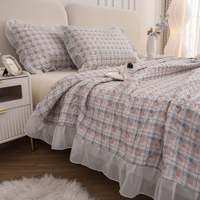 91家纺网 家纺一手货源 找家纺 梓依 2023新款 亲肤夹棉床盖系列 粉灰格