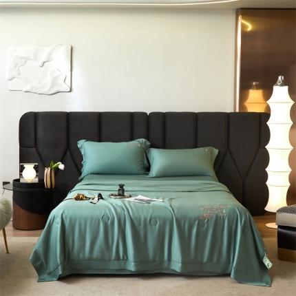 91家纺网 家纺一手货源 找家纺 新款森氧丝A类莱赛尔55%大豆抗菌夏被（迹风系列风格1) 迹风翡翠绿