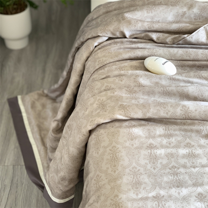 91家纺网 家纺一手货源 找家纺 汇庭 2023新款 雅丝系列夏被佩古斯咖