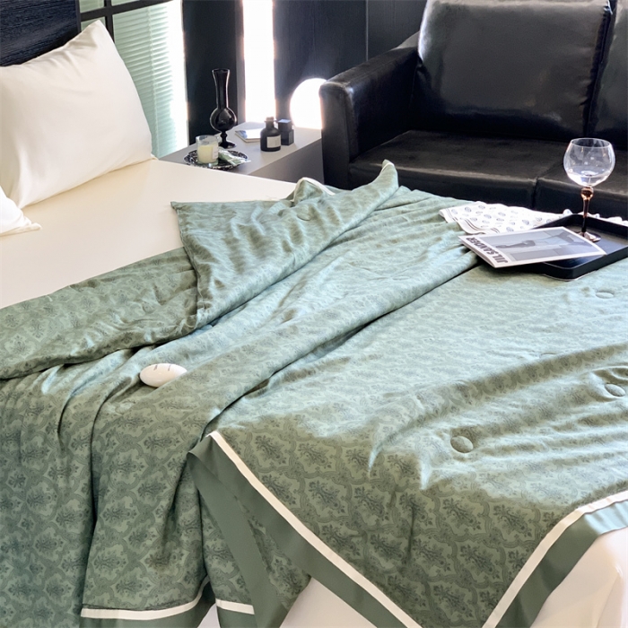 91家纺网 家纺一手货源 找家纺 汇庭 2023新款 雅丝系列夏被佩古斯绿