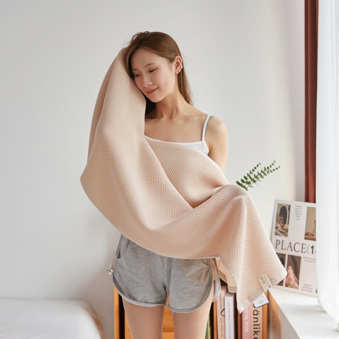 91家纺网 家纺一手货源 找家纺 乐家毛巾被2023新款蜂窝浴巾 茶白