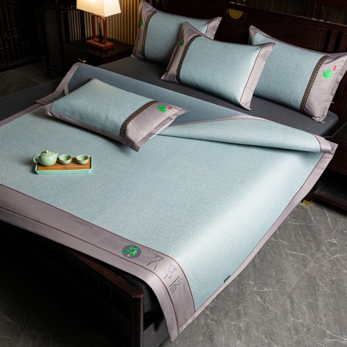 91家纺网 家纺一手货源 找家纺 （总）简一家纺  2024新款艾草冰藤席艾草凉席 配皮革手提包装