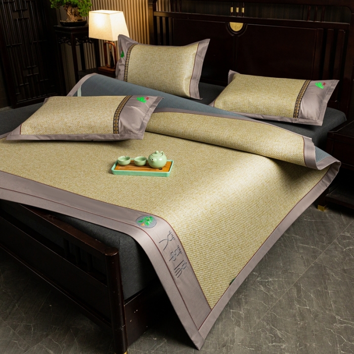 91家纺网 家纺一手货源 找家纺 简一家纺  2024新款艾草冰藤席艾草凉席 配皮革手提包装 亚麻